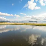 Apartamento térreo em Condomínio Pé na Areia P847