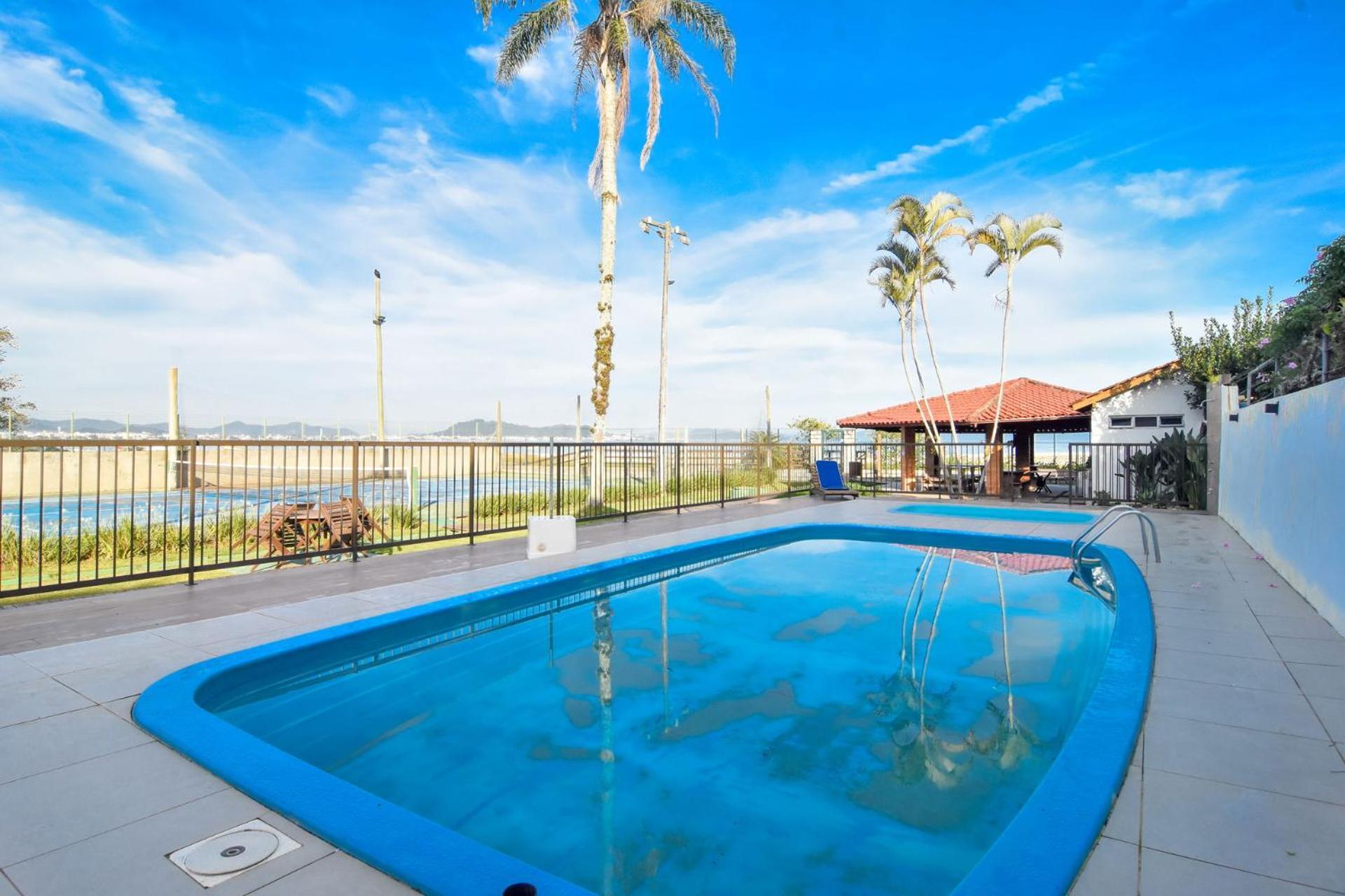 Terreo Em Pe Na Areia P847 Apartamento *
